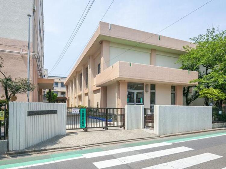 周辺 葛飾区立二上小学校