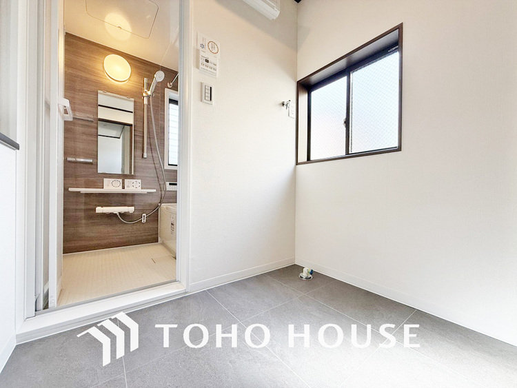 洗面 清潔感のある脱衣場