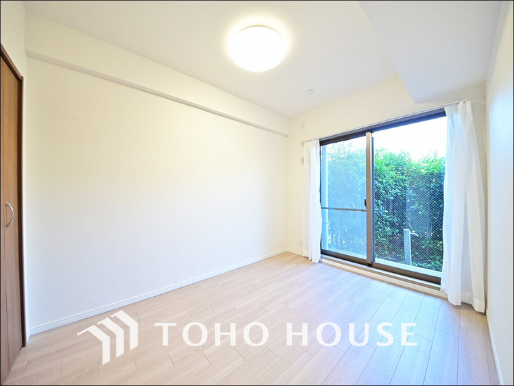 内装 感性を育むプライベートルームはシンプルでスマートな空間