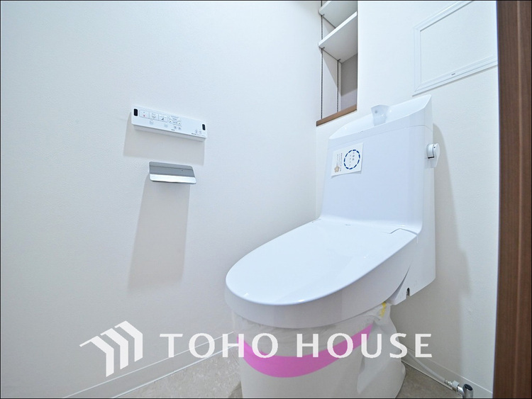 トイレ トイレには快適な温水洗浄便座付