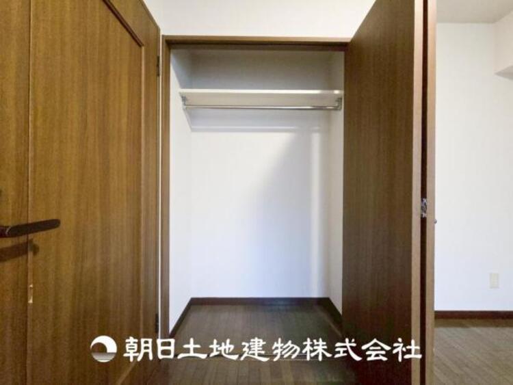 収納 【収納】収納に便利なクローゼットがあり、衣類をまとめてしまえるので管理がしやすいです。
