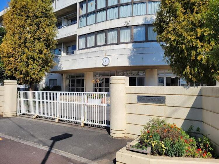 周辺 市川市立妙典中学校