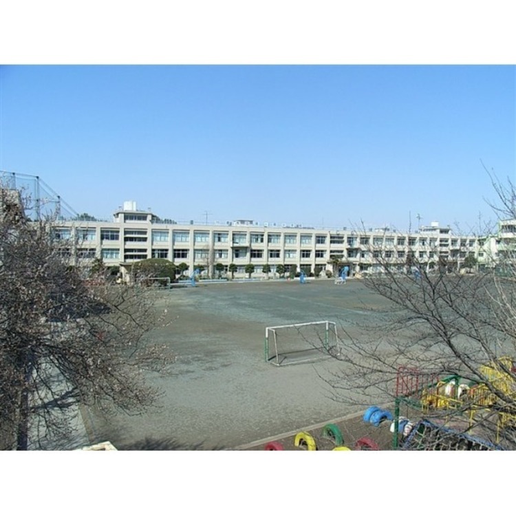 周辺 霞ヶ関小学校(約1180m)