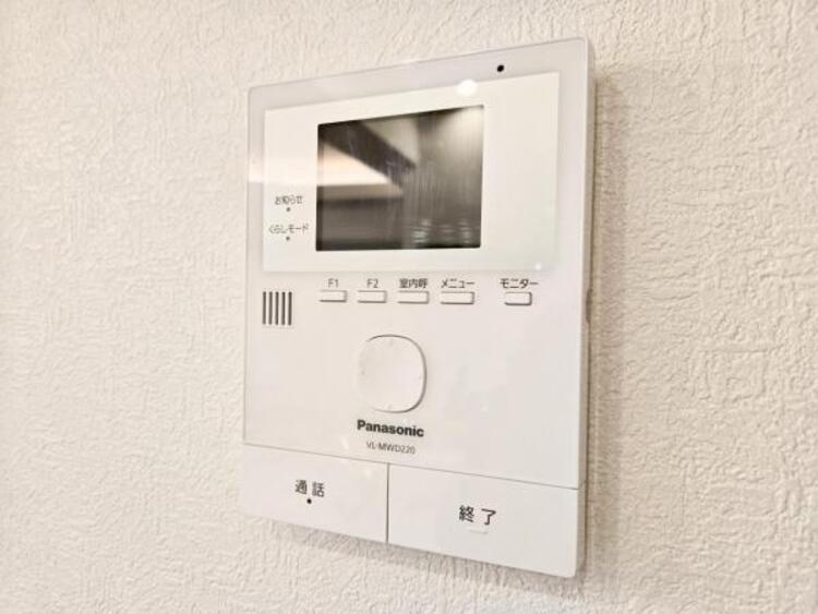 設備 【設備】お客様のお顔が確認出来るので、セキュリティ対策にも最適のモニター付きインターホン。
