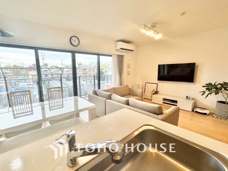 内装 【LIVING】◆家族◆愛する家族を一目で見渡せる。家族が集う空間。永遠に続く幸せな毎日を、ここで。