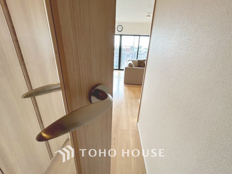 内装 【LIVING】◆扉を◆開くとこの景色。家族の”おかえり”の声が聞こえてきそう。