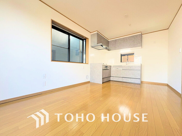 内装 広がりのある住空間、家族が集まるリビング・ダイニング