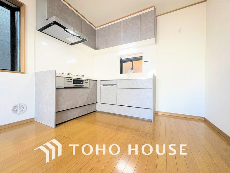 キッチン シンプルな部屋の雰囲気に溶け合うナチュラルキッチン