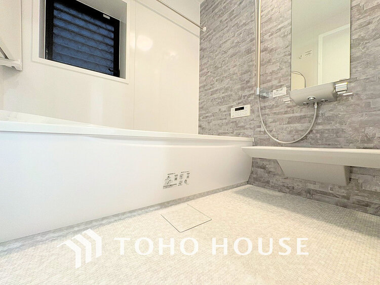 風呂 一日の疲れを癒すバスルームは、心地よいリラックスを叶える清潔感溢れる空間