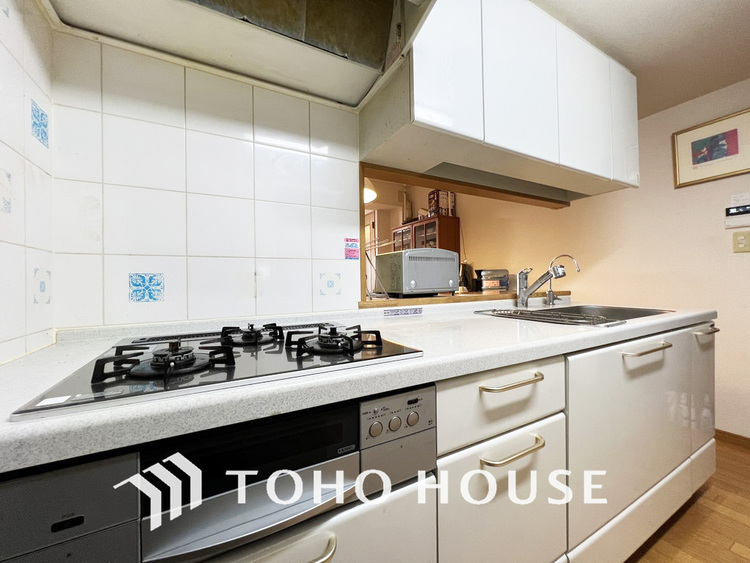 キッチン シンプルな部屋の雰囲気に溶け合うナチュラルキッチン