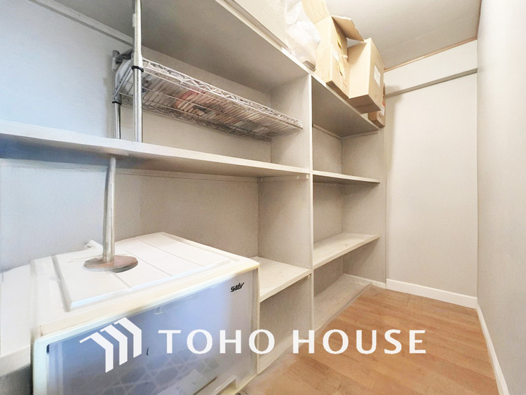 収納 ゆとりのある収納を完備しているので、お荷物の多い方には嬉しい設備です（現地には家具があります）