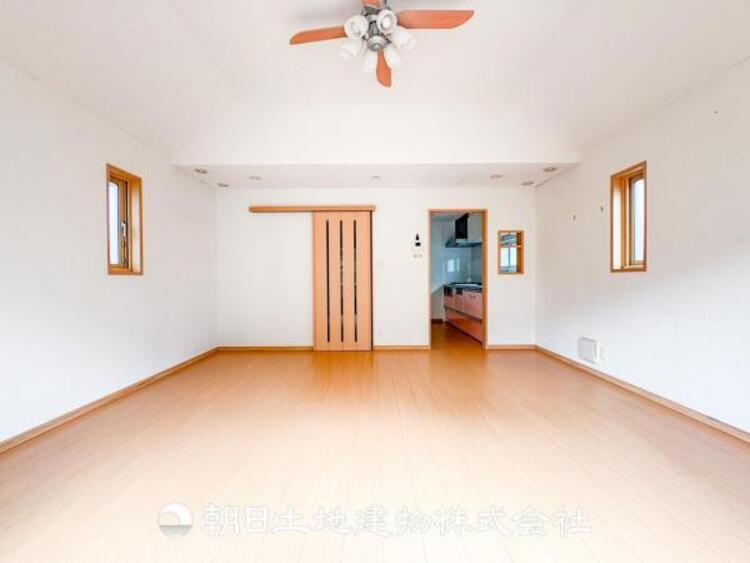 居間 話に夢中になりすぎて、ついつい時を忘れてしまう。