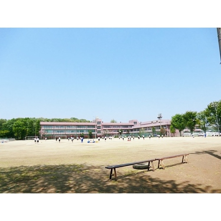 周辺 新座市立新座中学校(約1600m)