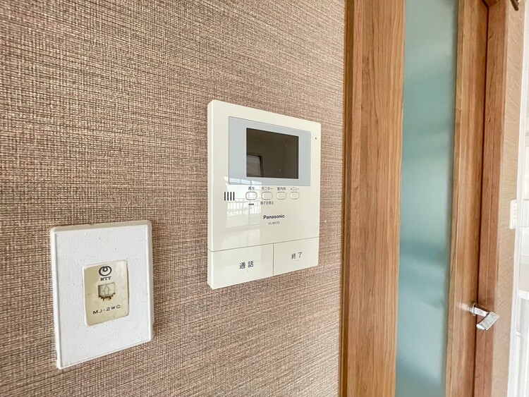 その他 誰が来てもわかる様にモニター付きインターホンを設置。