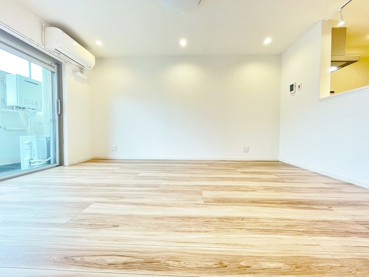 居間 居心地の良い空気感は、暮らしのステージを彩り、心からのやすらぎと満足感を与えてくれます。