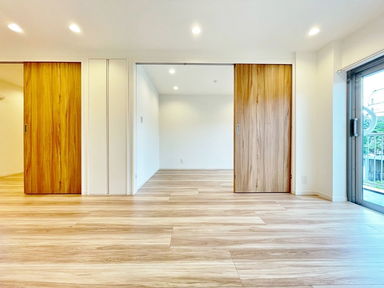 居間 快適に過ごす毎日を求めて、暮らしの中でご自身の「マイホーム」に創り上げて下さい。