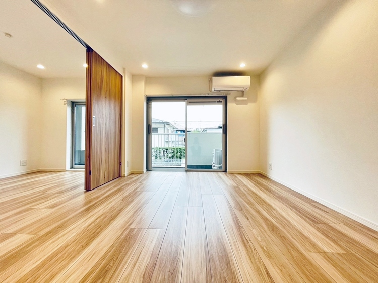 居間 過ごす時間が、たくさんの思い出として紡がれていく場所。