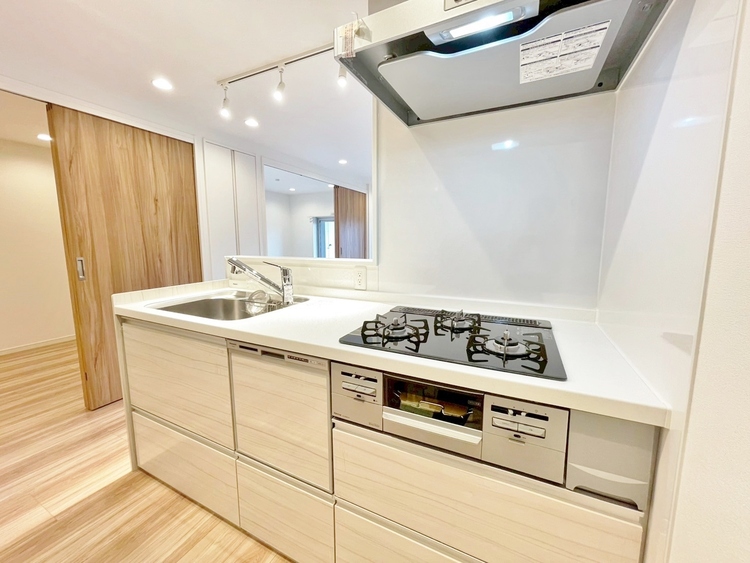 キッチン 洗練されたスタイリッシュなデザイン性と使いやすさを備えた仕様。