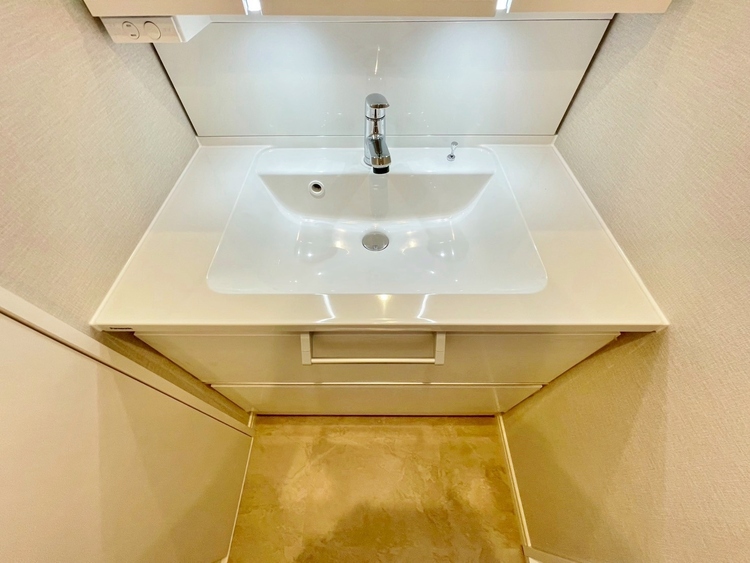 洗面 何かと物が増える場所だからこそ、スッキリと見映えの良い空間に。