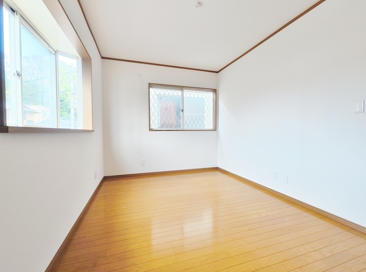 寝室 書斎や寝室へと変わっていくこの１室にどうアレンジするか、それを想像するだけで夢が膨らみますね。