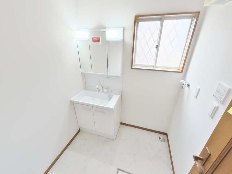 洗面 清潔感と心地よさを重視した、上質感漂うパウダールーム。