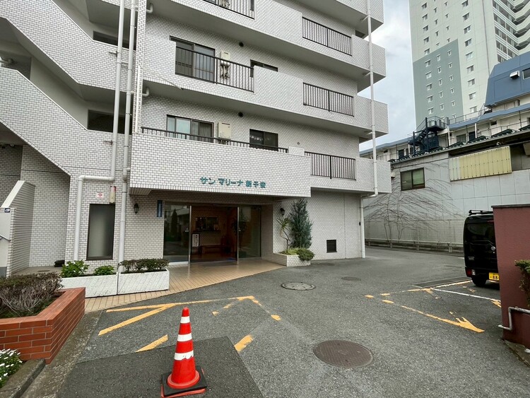 その他 上質感漂う玄関アプローチです。