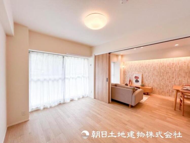 内装 【洋室】一人時間を快適にすごせるように、落ち着いて過ごせる癒しと寛ぎの空間が欲しい。そんな願いを叶えました。