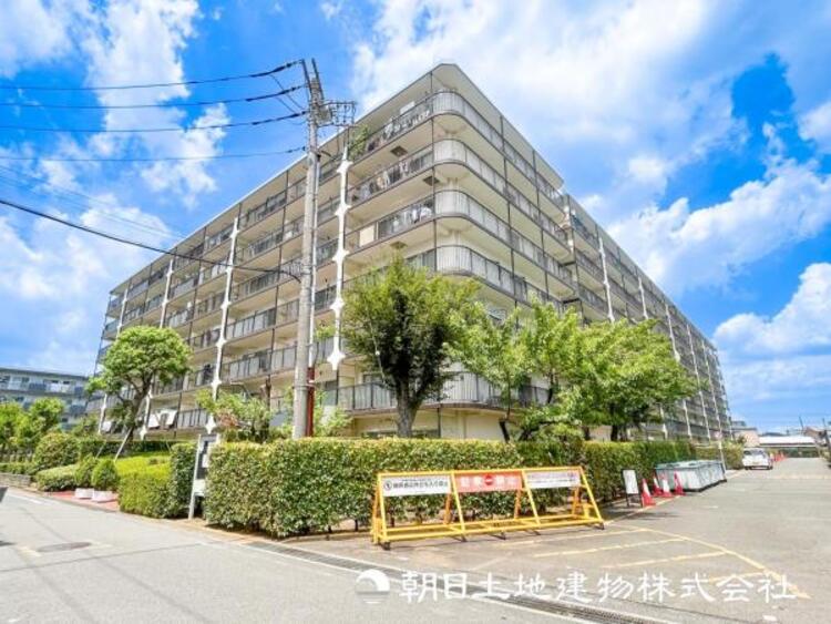 外観 【外観写真】穏やかな風と陽光、日常生活を一段と心地よいものにしています。周辺とのコラボにより明るく開放的な空間を演出。