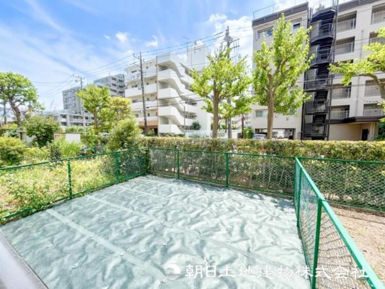 その他 【お庭】外に遊びに行けない環境でも、お子さまの遊ぶスペースがご自宅にあれば、安心して外で遊ぶことができます。