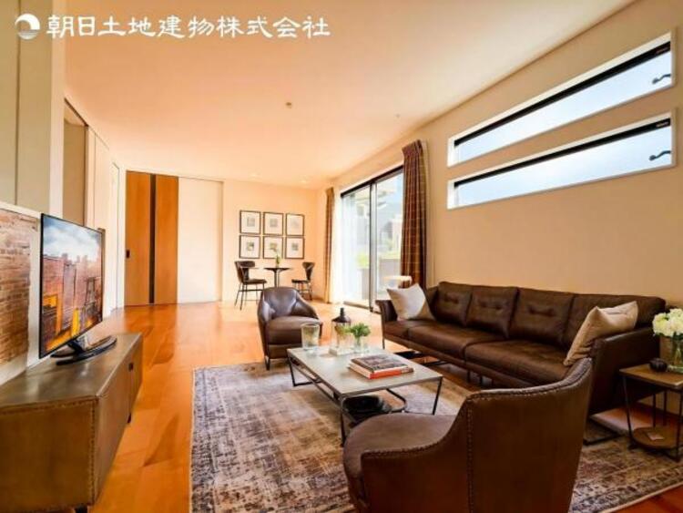 居間 本画像はCGで作成しており、実際に現地に家具は置かれておりません。尚価格に家具は含まれておりません。