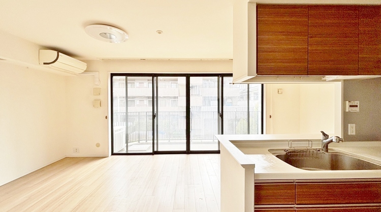 居間 豊かな居住性と、安心感を満たすクオリティが見事に調和した住空間。