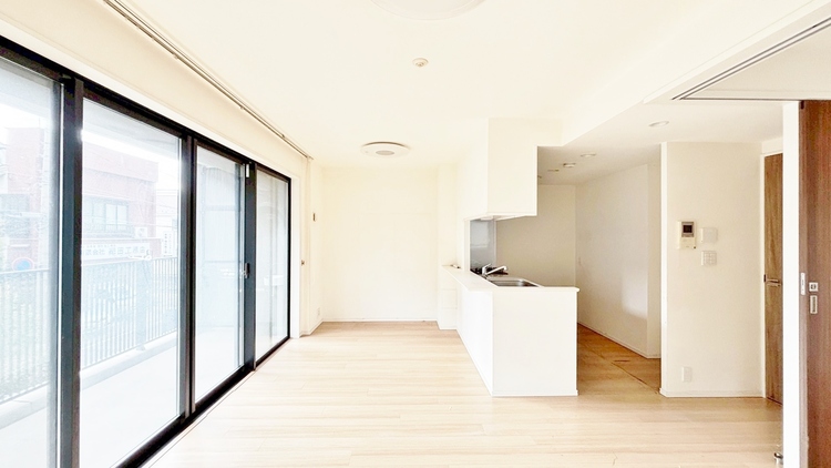 居間 快適に過ごす毎日を求めて、暮らしの中でご自身の「マイホーム」に創り上げて下さい。