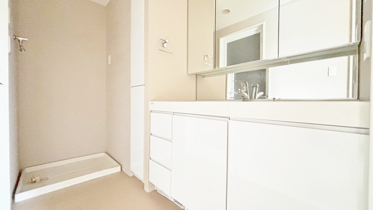 洗面 清潔感と心地よさを重視した、上質感漂うパウダールーム。