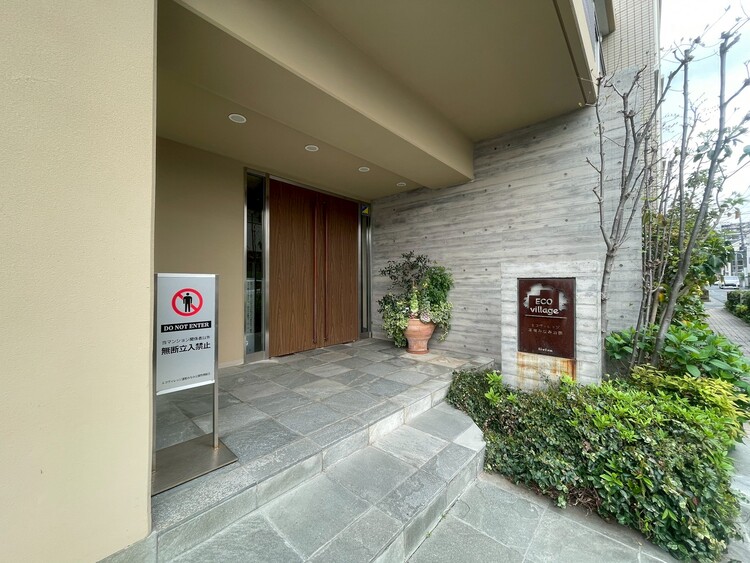 エントランス 外と内をつなぐエントランスは、まさに顔となる場所。