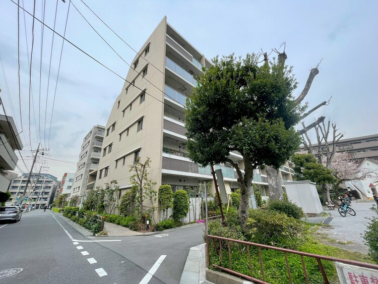 外観 豊かな居住性とクオリティが見事に調和した住空間は、住まうことの喜びを感じさせてくれます。