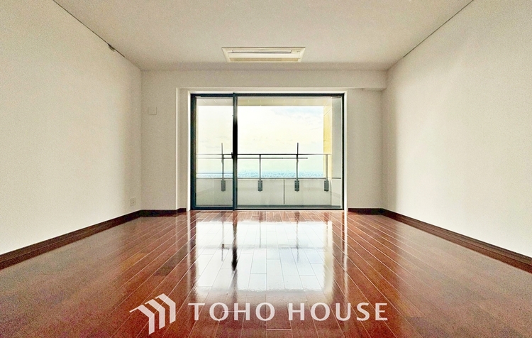 内装 ◆ここに在る◆事も無げに美しく、伝えるには筆舌に尽くし難い。豪華絢爛や華美と言う事ではなく、住まう者にとって暮らし易く心地がいいと言う美しさがこの住まいには込められている。