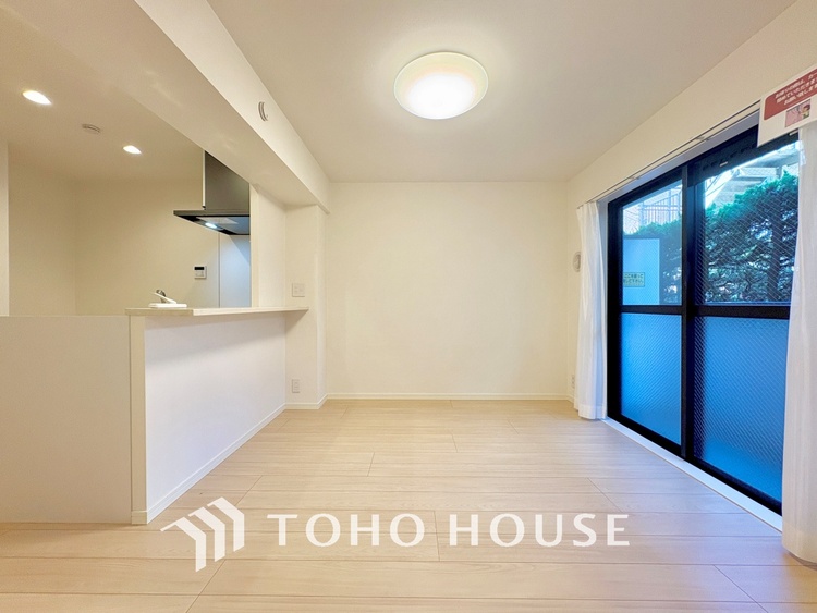 内装 家事動線に配慮したプランによりご家族がくつろげる明るく広い空間が確保できました。