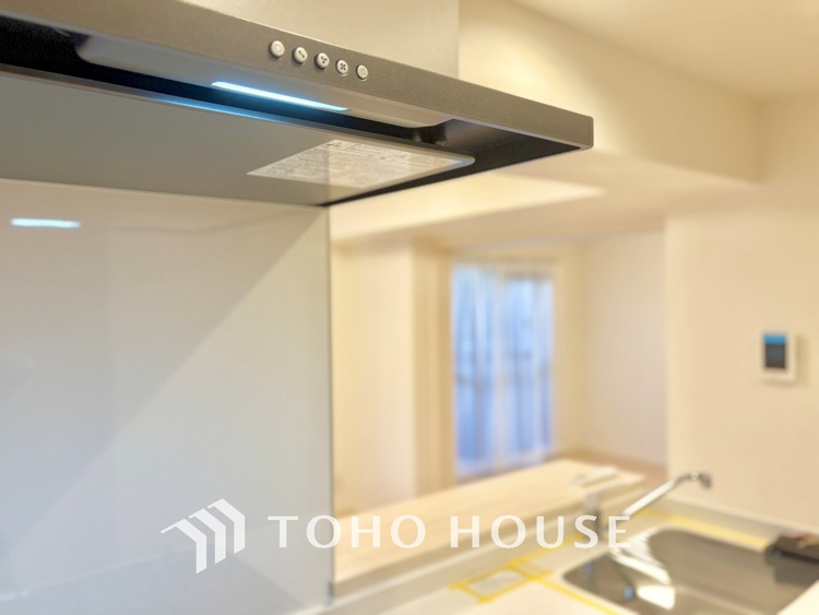 その他 気持ちの良い朝をつくりだし、夕方には笑顔を取り戻させてくれるミラー。パウダールームはいつでも本来の自分を取り戻せる空間。明るく仕上げてあります。