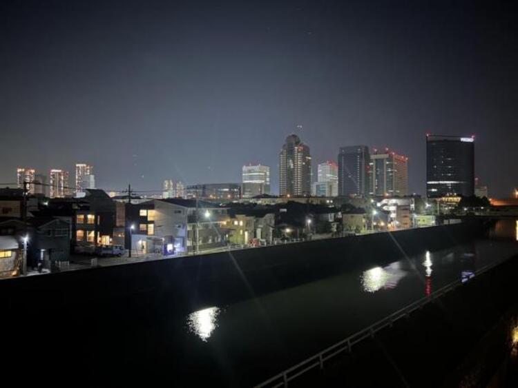 その他 煌めく水面を眺める、穏やかな夜を楽しめます