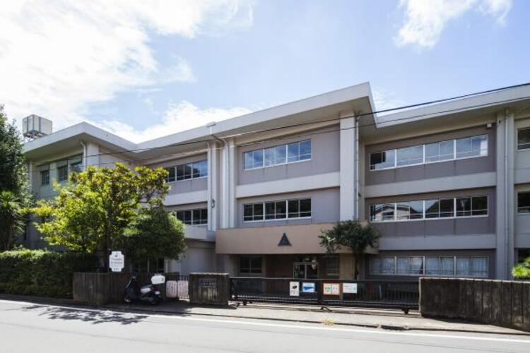 周辺 横須賀市立公郷小学校	1245m