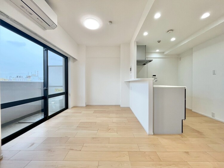 居間 快適に過ごす毎日を求めて、暮らしの中でご自身の「マイホーム」に創り上げて下さい。