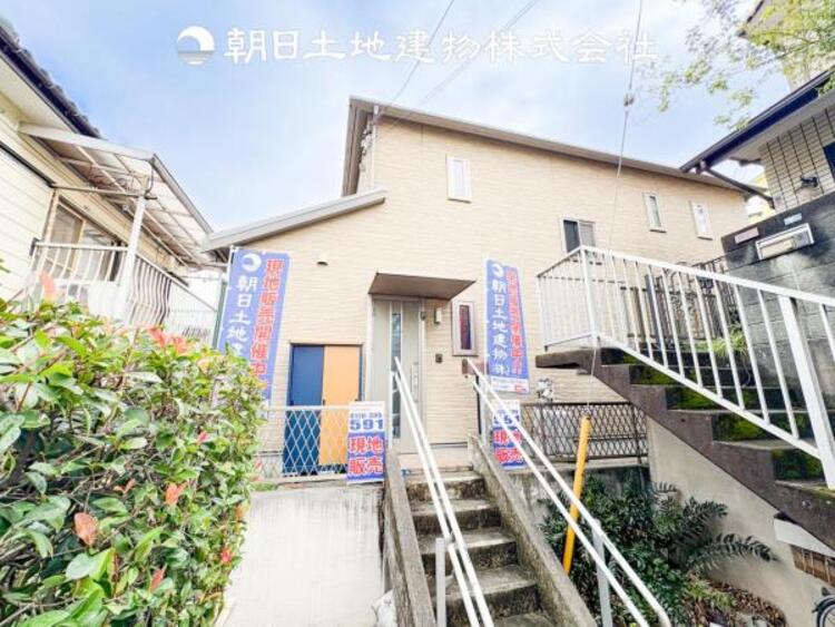 外観 時間のゆとりと空間、暖かな陽光がもたらす光と風を独占してください。