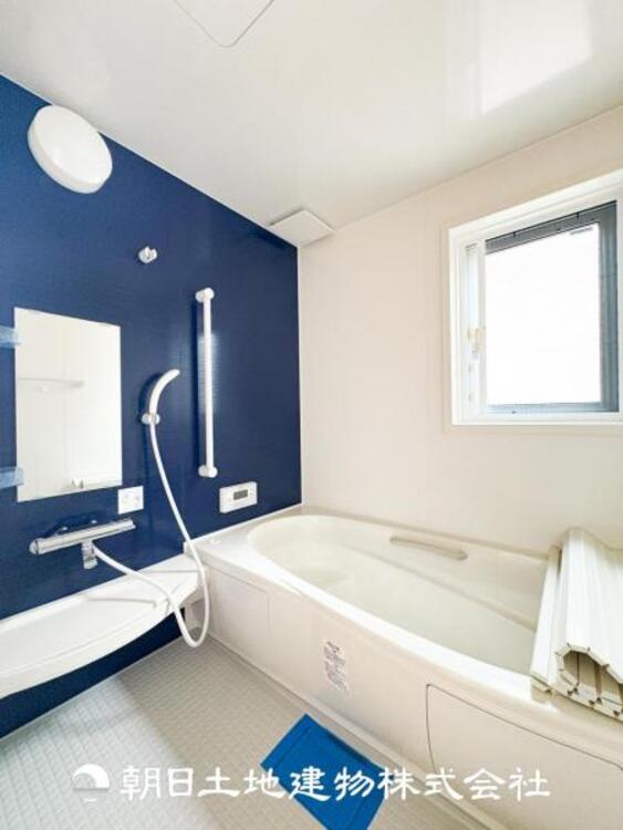 風呂 1日の疲れを癒すバスタイム。心地よいリラックスを叶える独立した美しい空間です。