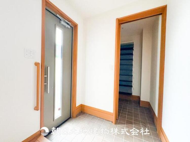その他 玄関にはシューズクロークがあり家族様の趣味の道具などを収納できます！