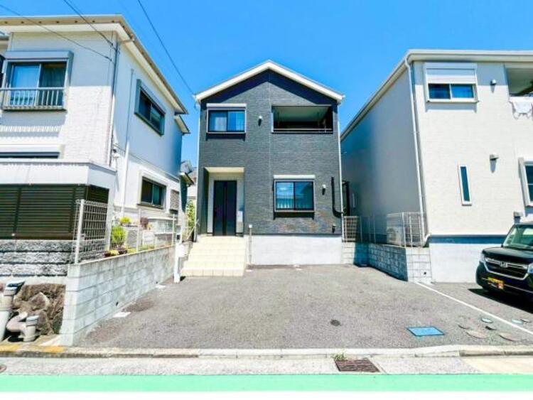 外観 【外観】流行に左右されず将来にわたって価値が継続する佇まい！良好な住環境が保たれたエリアで新生活を！