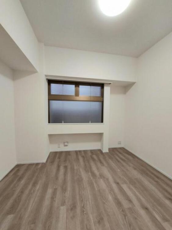 内装 ５帖の洋室はお子様のお部屋にも