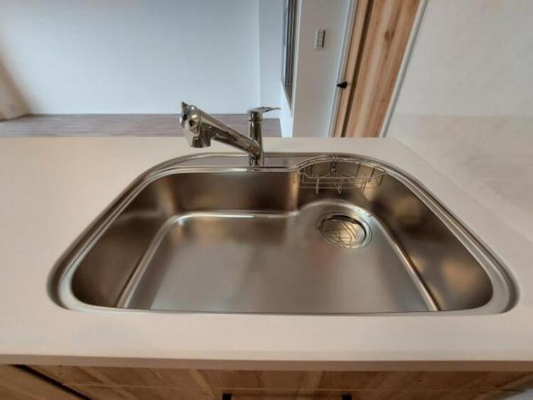 キッチン 浄水器一体型水栓でお料理中も切り替え楽々