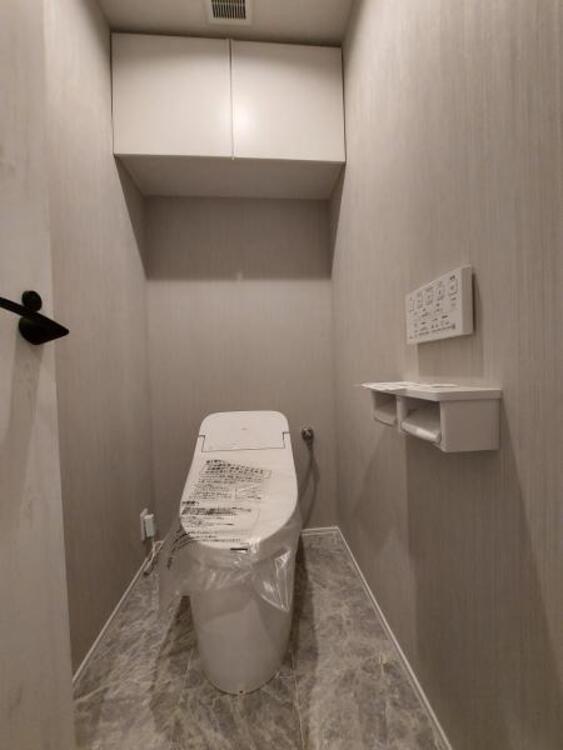 トイレ お掃除もしやすいタンクレストイレ