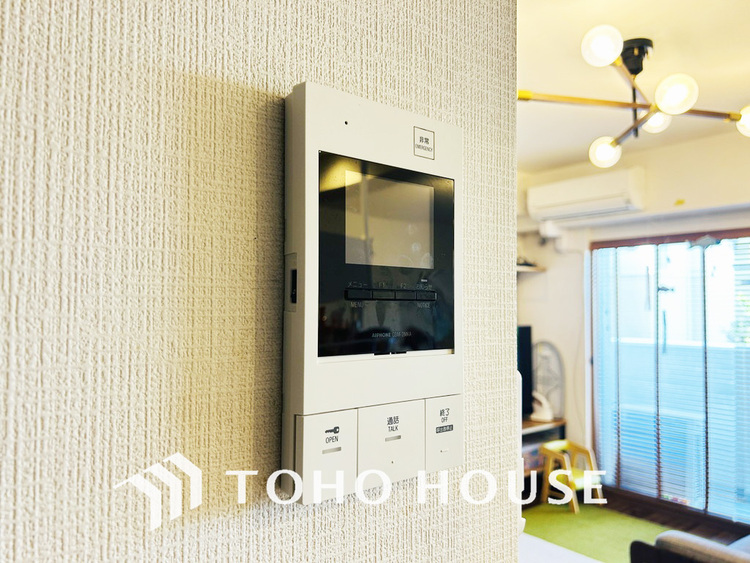 その他 来客が一目でわかるモニター付きインターホン
