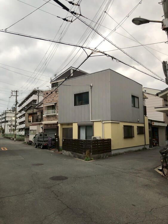 外観 前面道路それぞれ４ｍ以上の角地♪